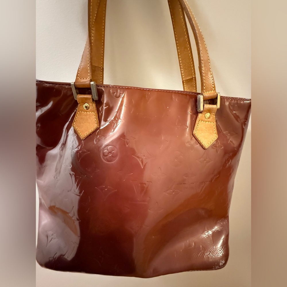 Louis Vuitton Monogram Vernis Bronze Bag. Comes with COA - Picture 2 of 16